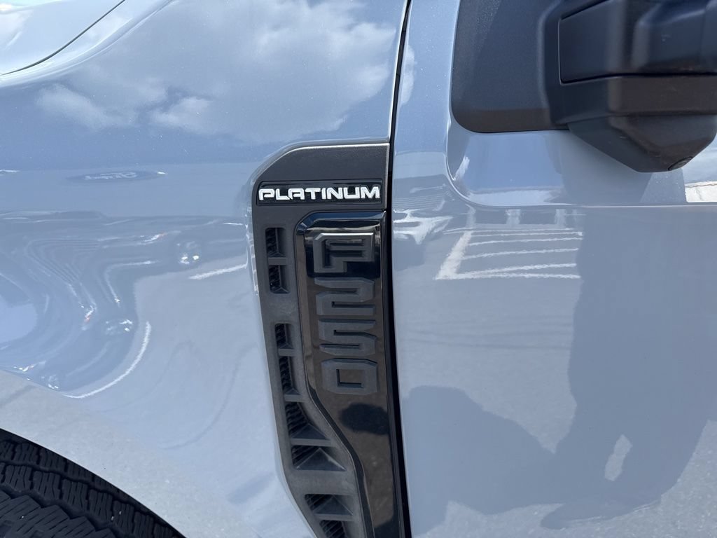 Certified 2025 Ford F250 Platinum AWD/4WD image 9