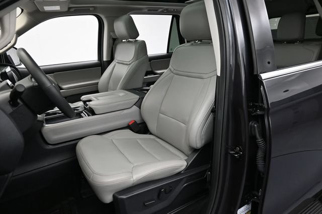 Certified 2025 Ford Expedition Active AWD/4WD image 11