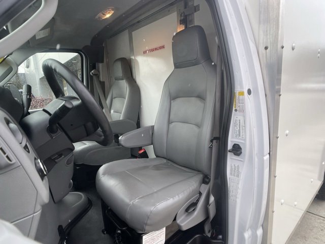 Certified 2022 Ford E-350 and Econoline 350 Super Duty image 16