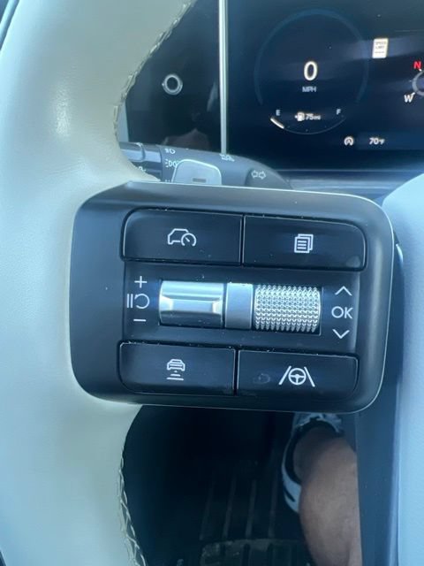 Used 2024 Hyundai Santa Fe Calligraphy AWD/4WD image 9