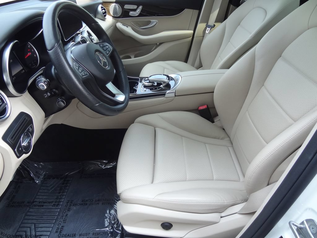 Used 2017 Mercedes-Benz GLC 300 4MATIC image 6