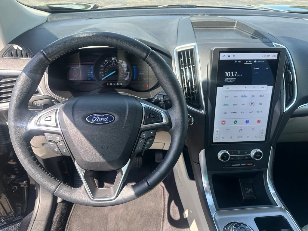 Certified 2024 Ford Edge Titanium w/ Titanium Elite Package AWD/4WD image 2