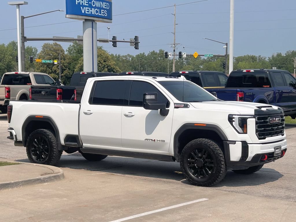 Used 2025 GMC Sierra 2500 AT4 w/ AT4 Premium Plus Package AWD/4WD image 8