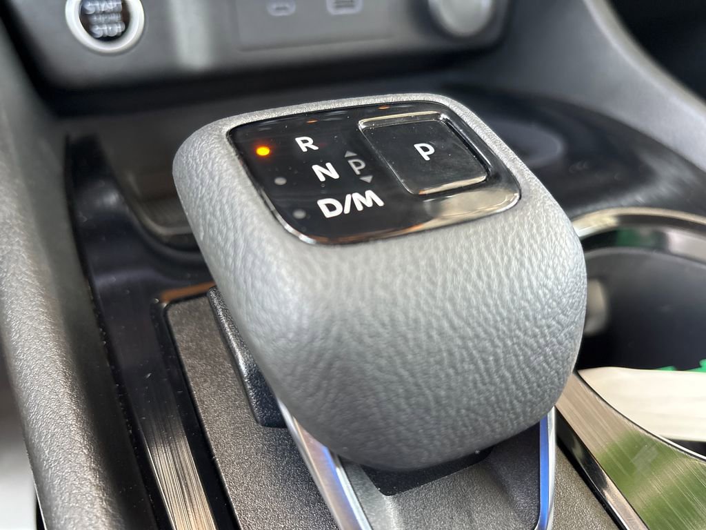 Used 2023 Nissan Rogue S AWD/4WD image 7