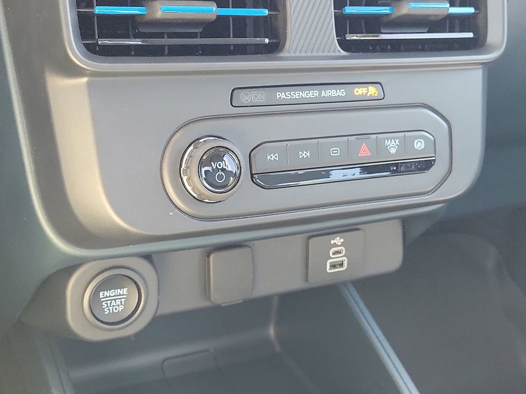 Certified 2025 Ford Maverick XLT w/ Equipment Group 302A image 31