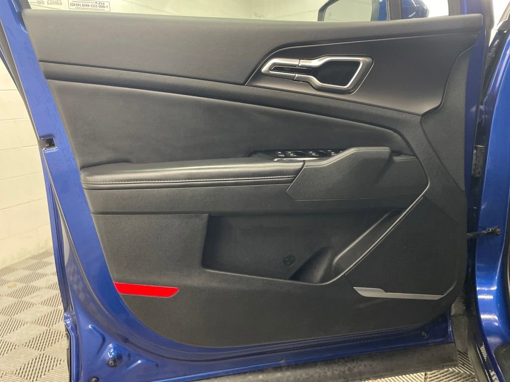 Used 2023 Kia Sportage EX image 16