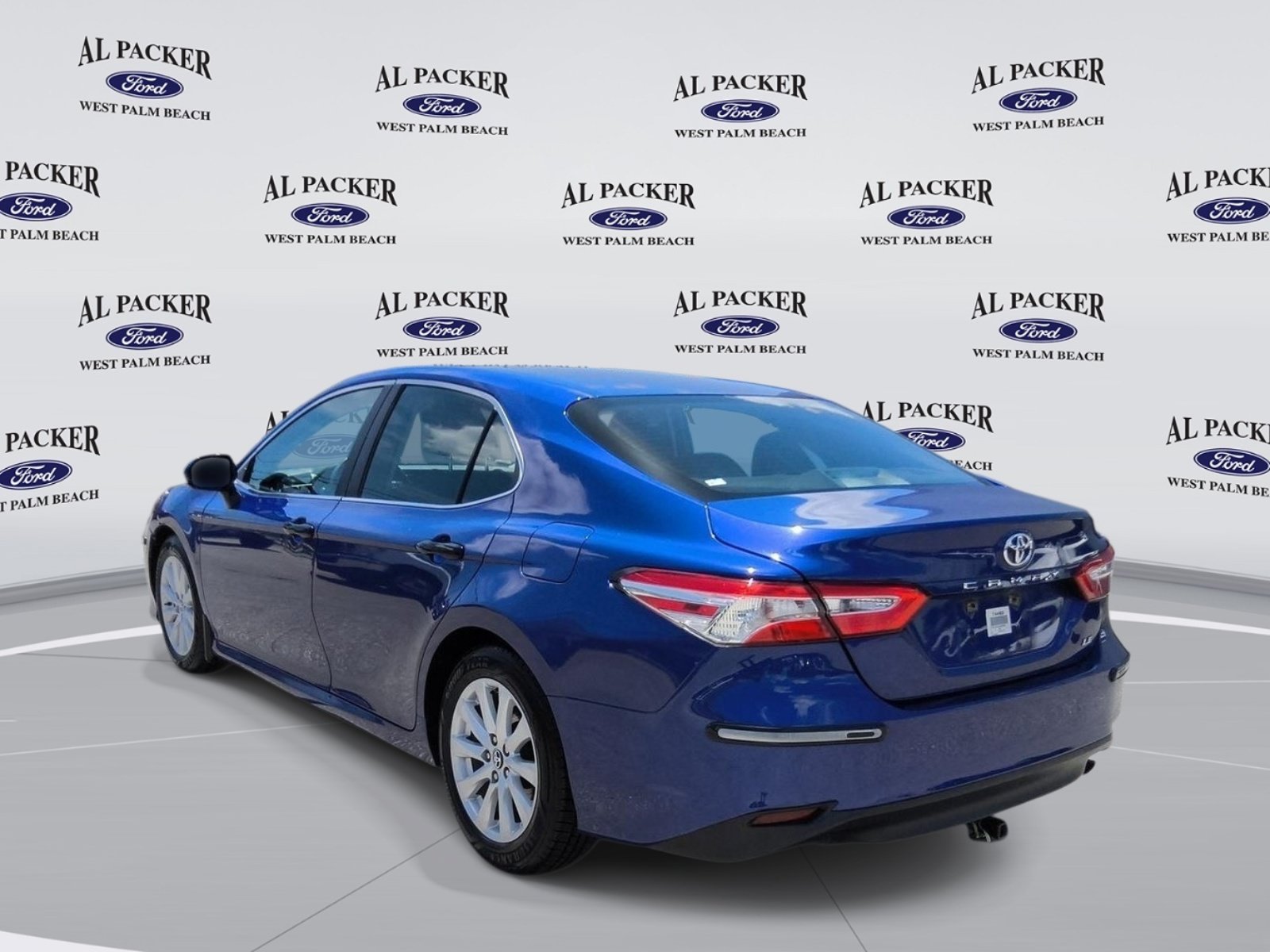 Used 2018 Toyota Camry LE FWD image 4