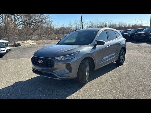 Certified 2024 Ford Escape ST-Line w/ Tech Pack #1 AWD/4WD image 7