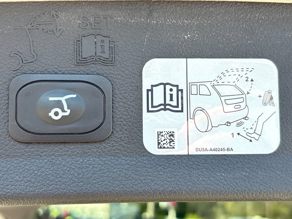 Certified 2019 Ford Escape Titanium AWD/4WD image 27