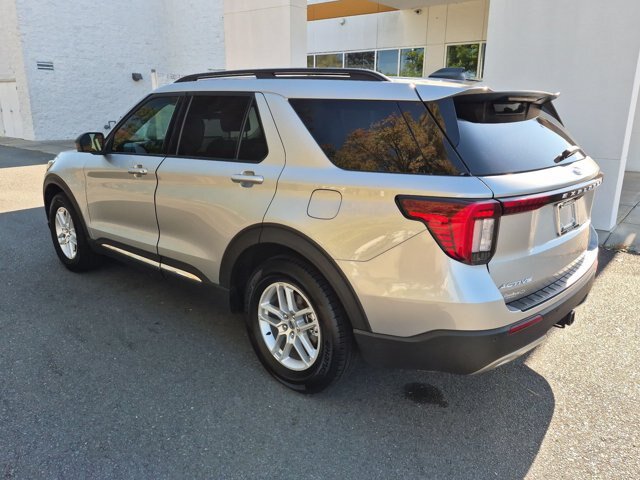 Certified 2025 Ford Explorer Active w/ Active Comfort Package RWD image 6