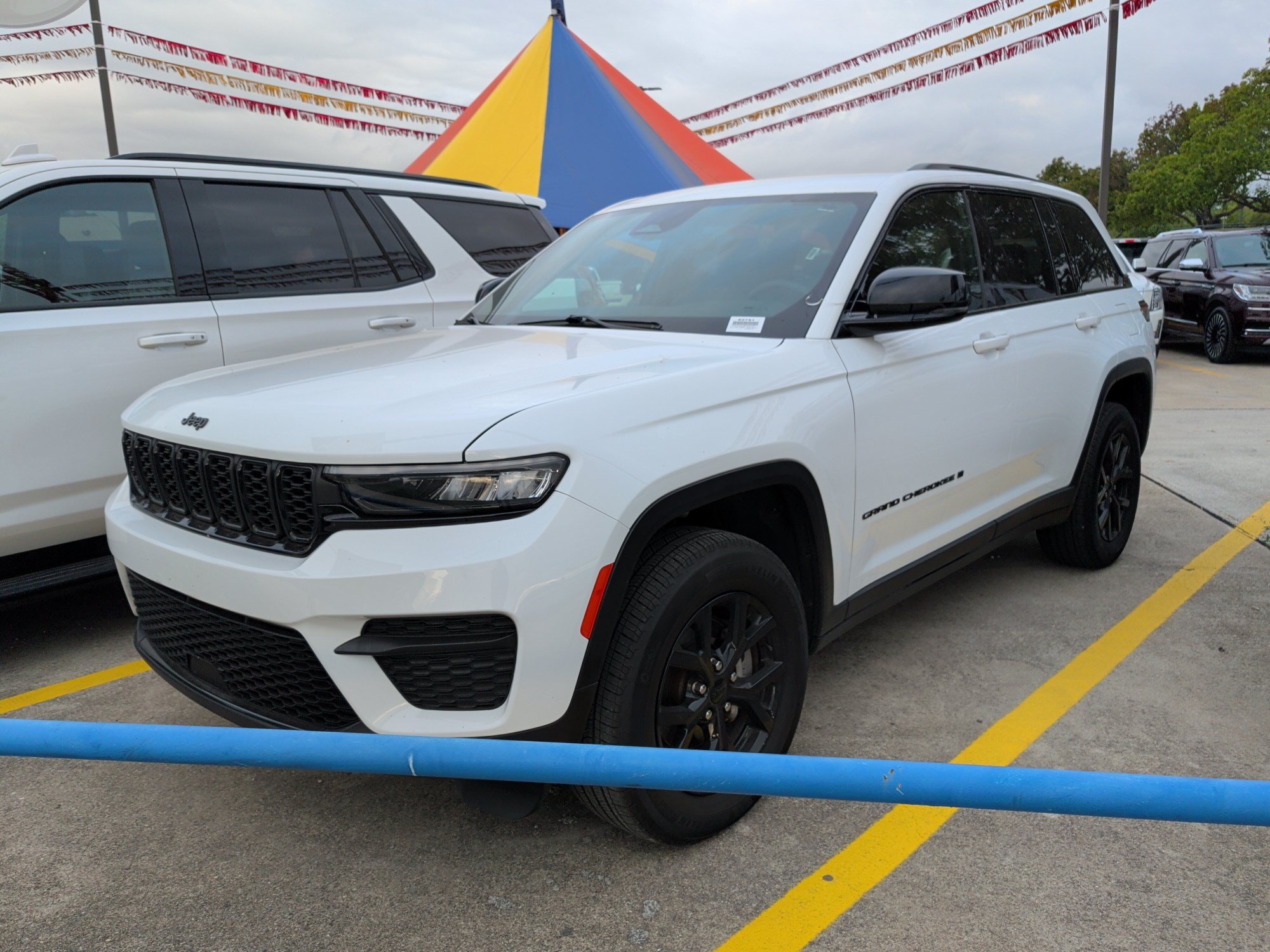 Used 2025 Jeep Grand Cherokee Altitude