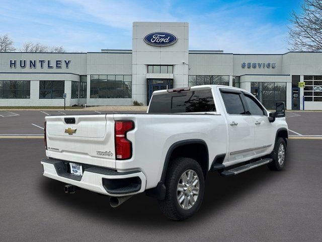 Used 2024 Chevrolet Silverado 2500 High Country w/ High Country Premium Package AWD/4WD image 4