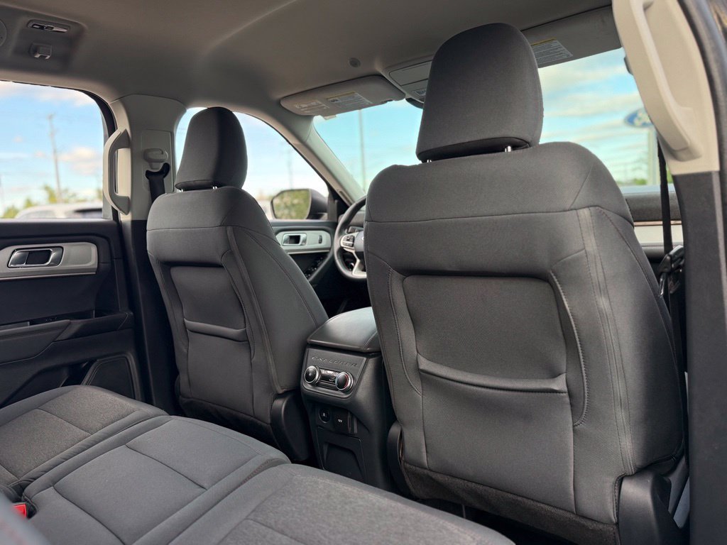 Certified 2025 Ford Explorer Active AWD/4WD image 19