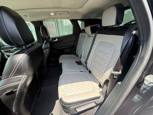 Certified 2023 Ford Escape Platinum w/ Premium Technology Package AWD/4WD image 17