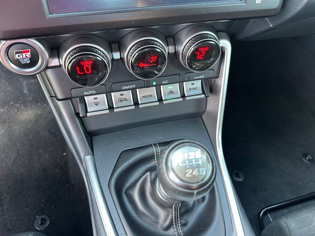 Used 2023 Toyota GR86 RWD image 16