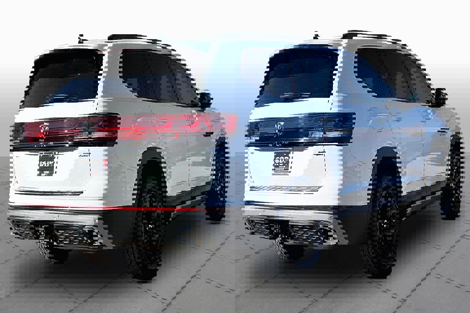 Used 2024 Volkswagen Atlas Peak Edition SE AWD/4WD image 12