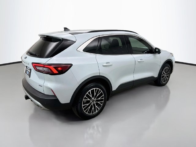 Certified 2025 Ford Escape SE w/ PHEV Premium Package FWD image 7
