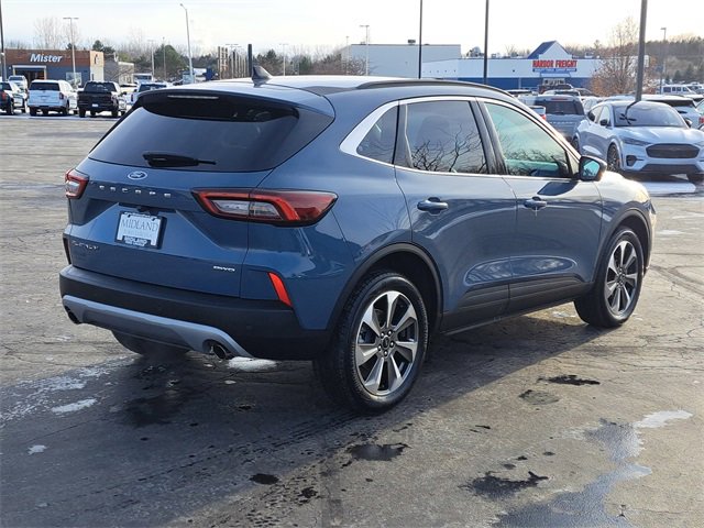 Certified 2023 Ford Escape Platinum image 3