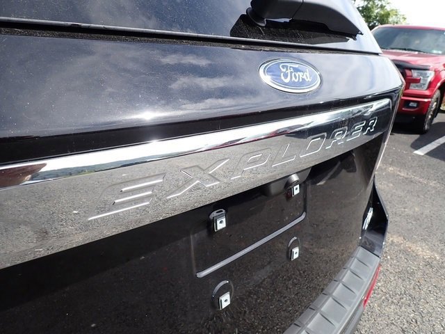 Certified 2023 Ford Explorer XLT image 9