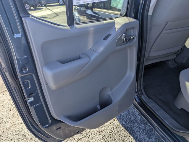 Used 2019 Nissan Frontier SV image 26