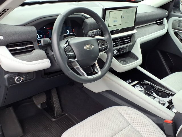 Certified 2025 Ford Explorer Platinum w/ LUX Leather Package AWD/4WD image 20