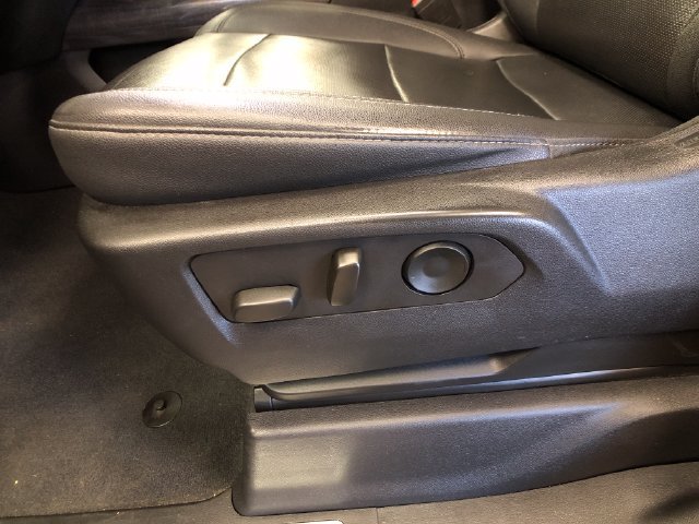 Used 2022 Chevrolet Silverado 1500 LTZ w/ Technology Package AWD/4WD image 11