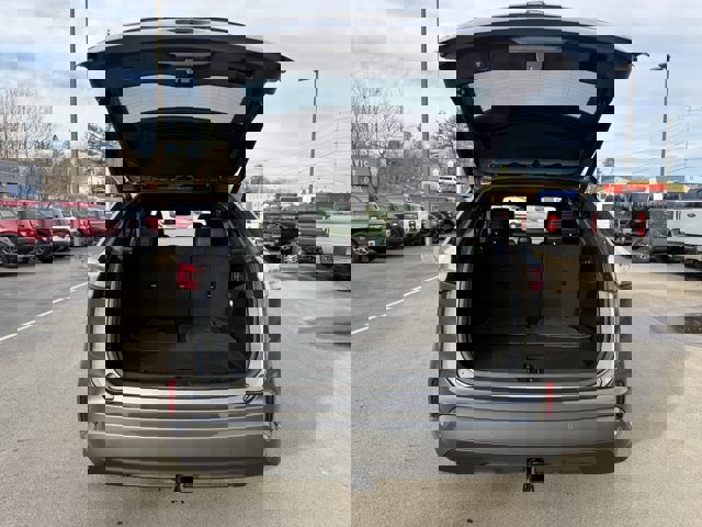 Certified 2022 Ford Edge ST-Line w/ Class II Trailer Tow Package image 16