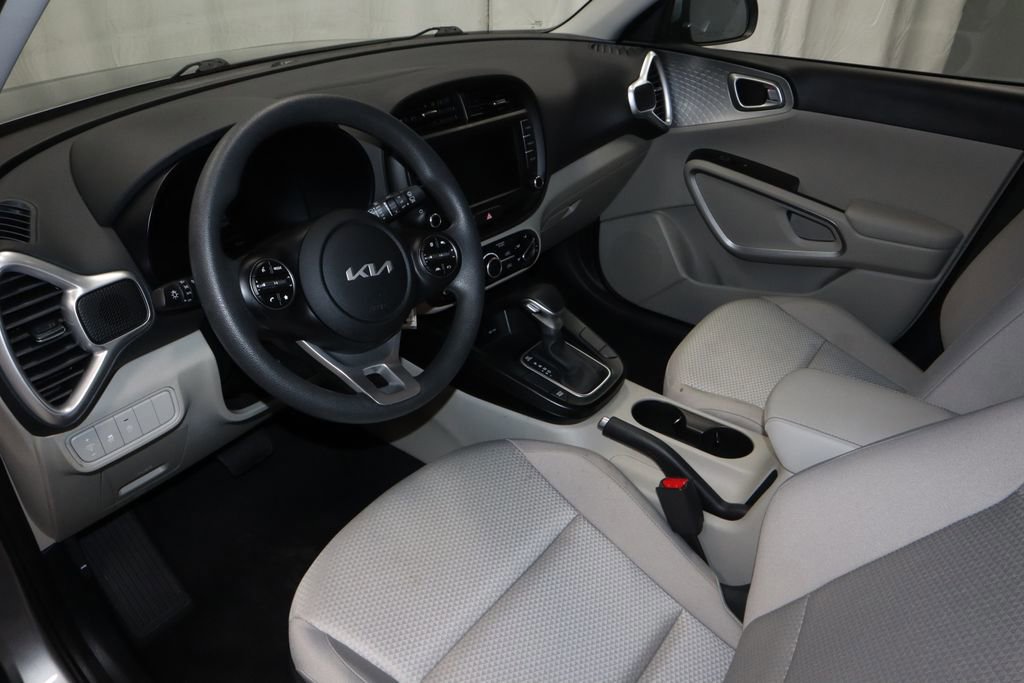 Used 2025 Kia Soul LX w/ LX Technology Package image 24