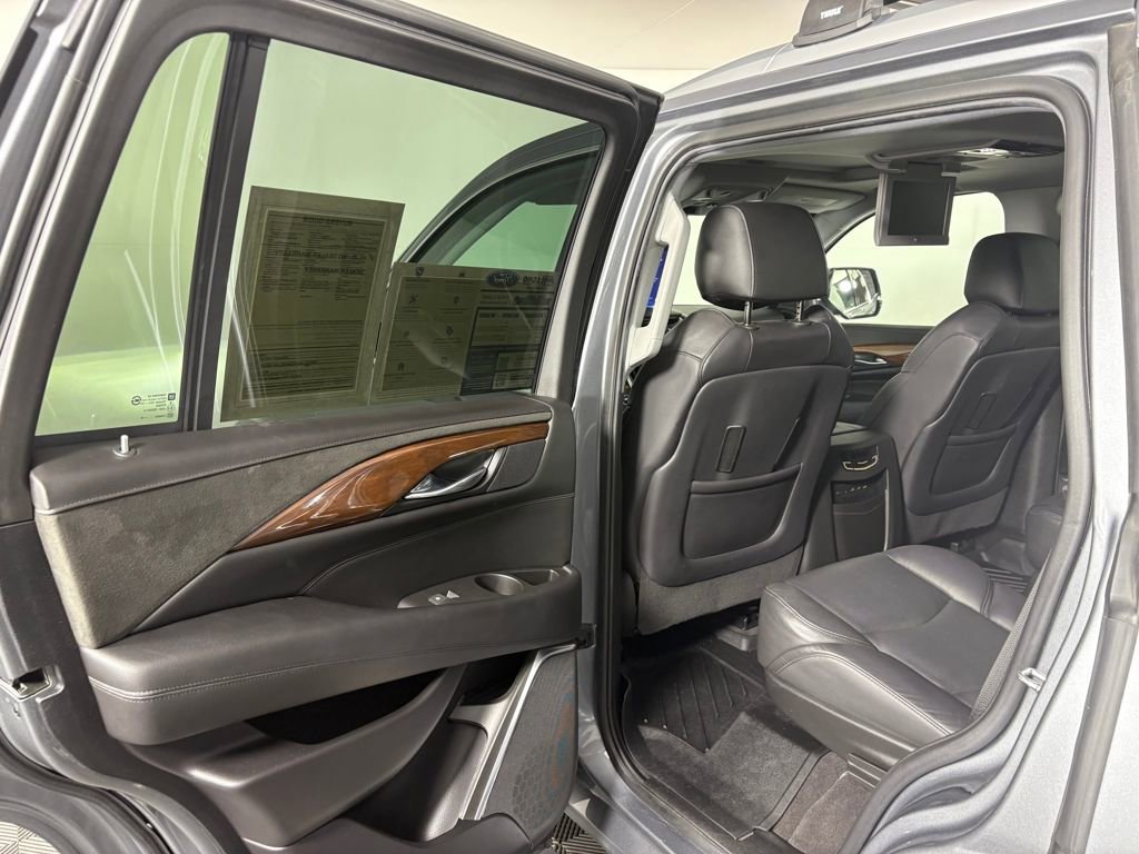 Used 2020 Cadillac Escalade Premium Luxury image 29