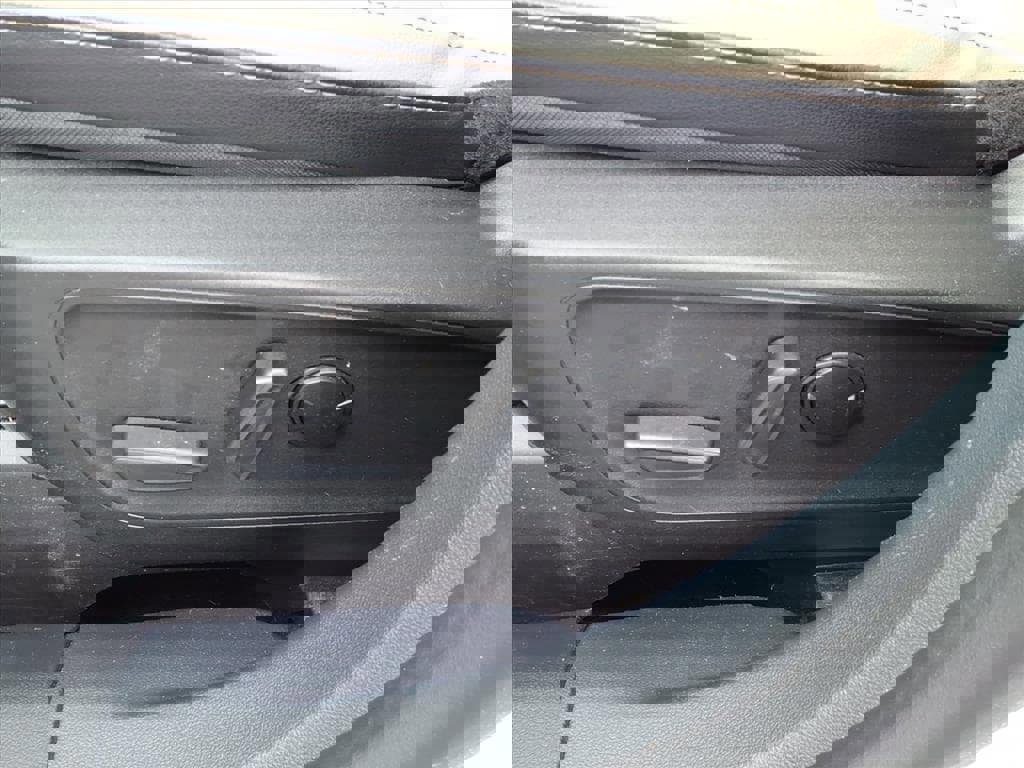 Certified 2022 Ford Escape Titanium w/ Class II Trailer Tow Package image 13