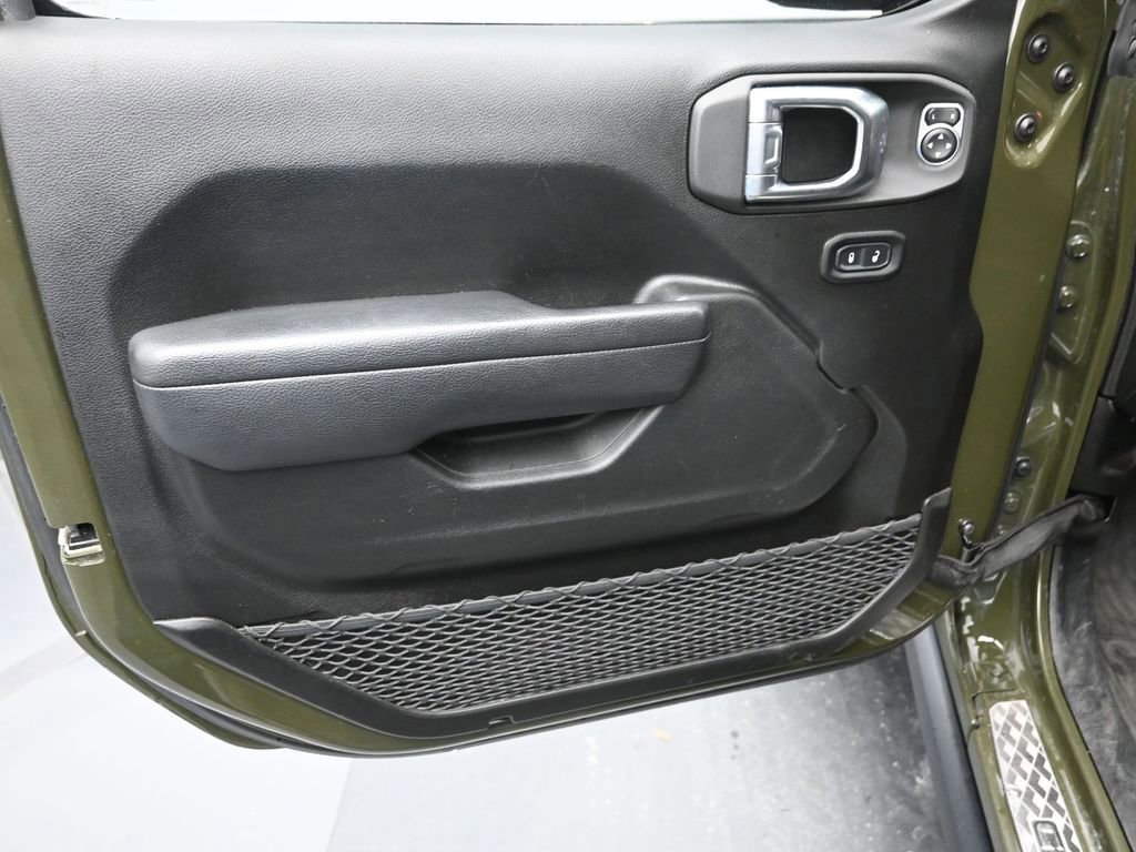 Used 2022 Jeep Gladiator Mojave w/ Cold Weather Group image 25