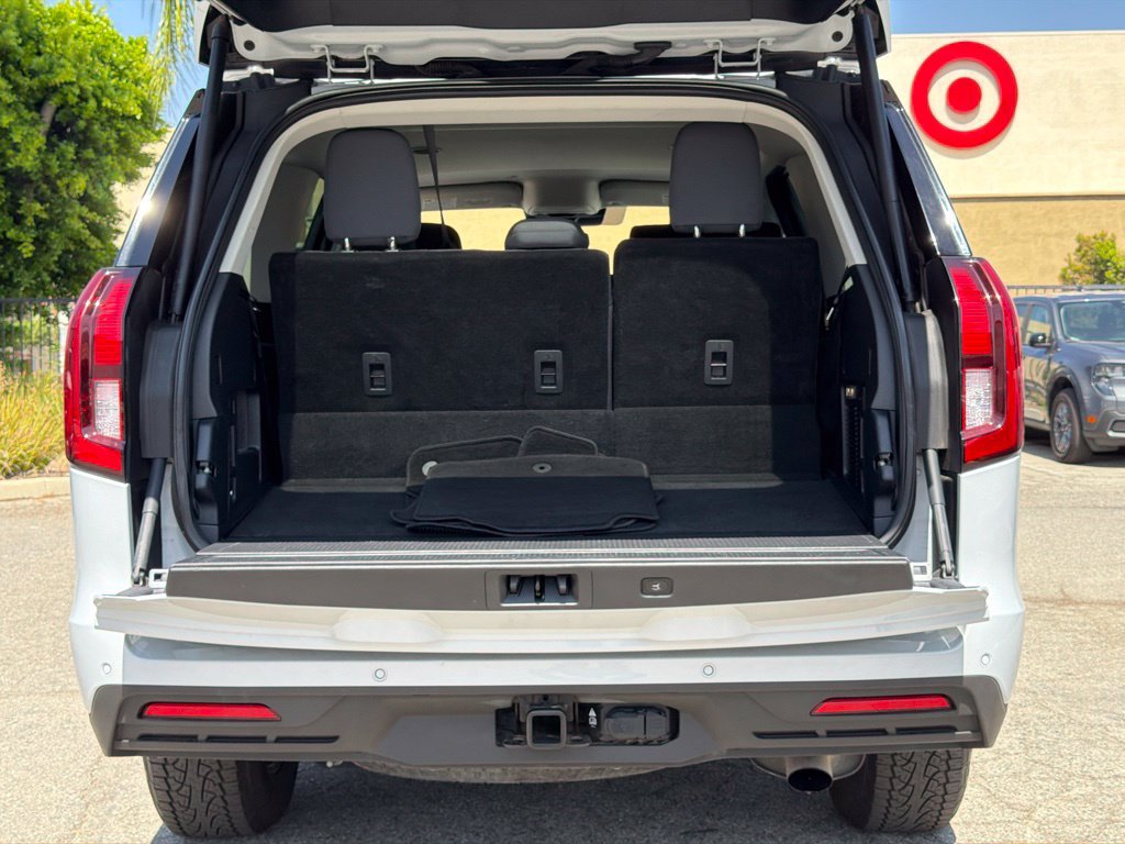 Certified 2025 Ford Expedition Active AWD/4WD image 17