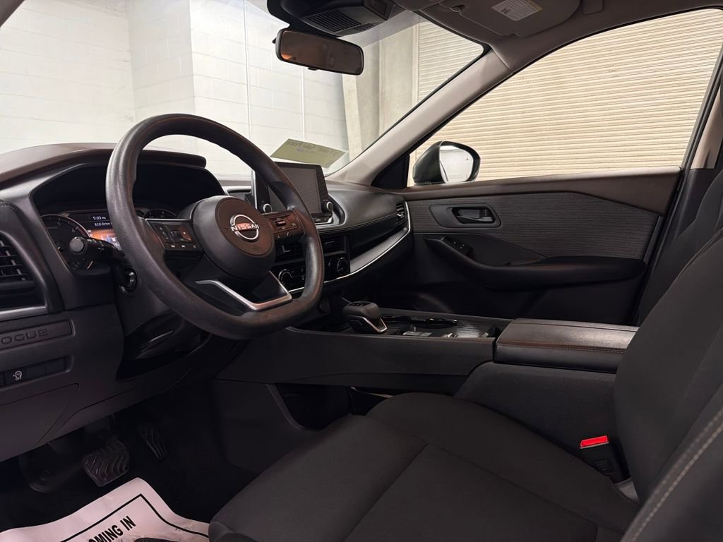 Used 2023 Nissan Rogue S image 6