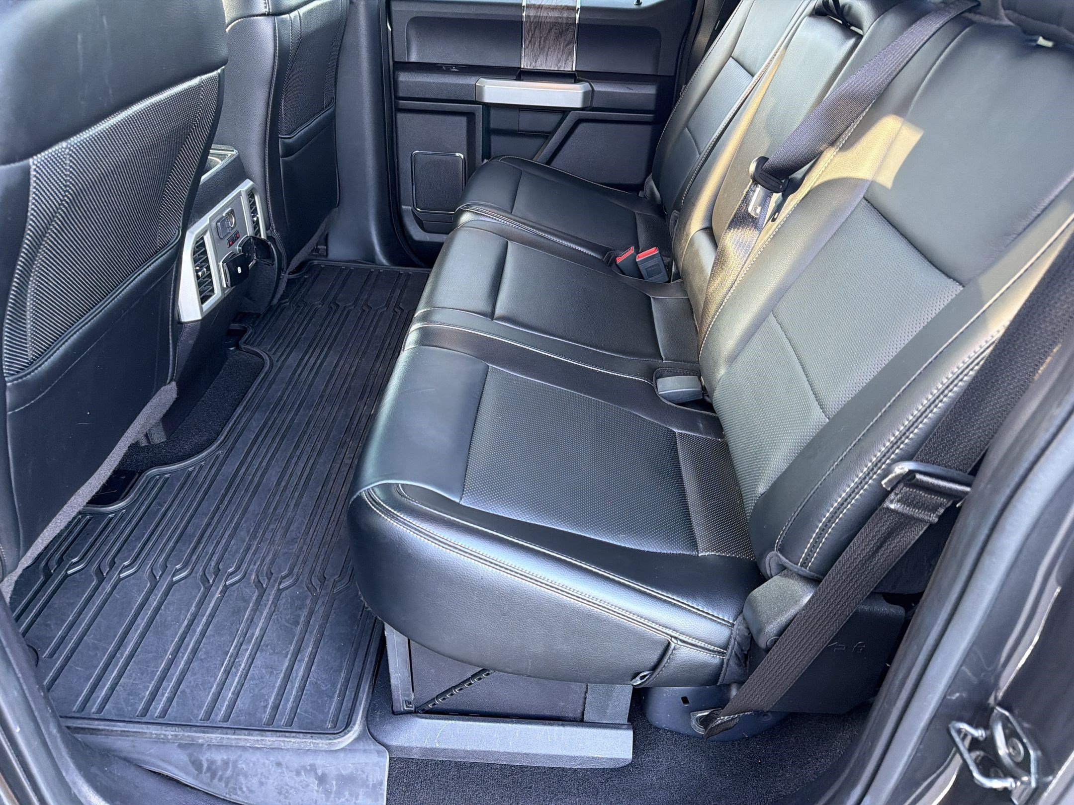 Certified 2019 Ford F250 Lariat w/ Lariat Ultimate Package AWD/4WD image 24