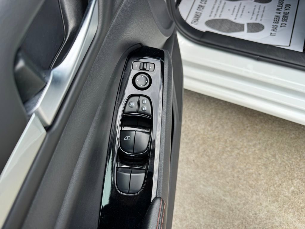 Used 2025 Nissan Altima 2.5 SR FWD image 11