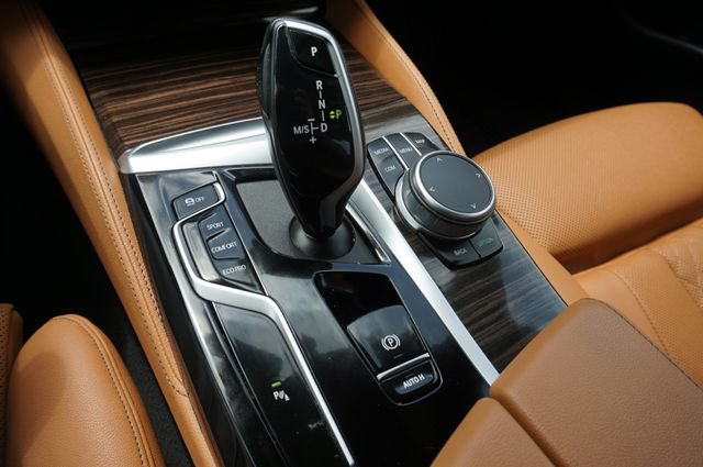 Used 2022 BMW 530i w/ M Sport Package RWD image 21