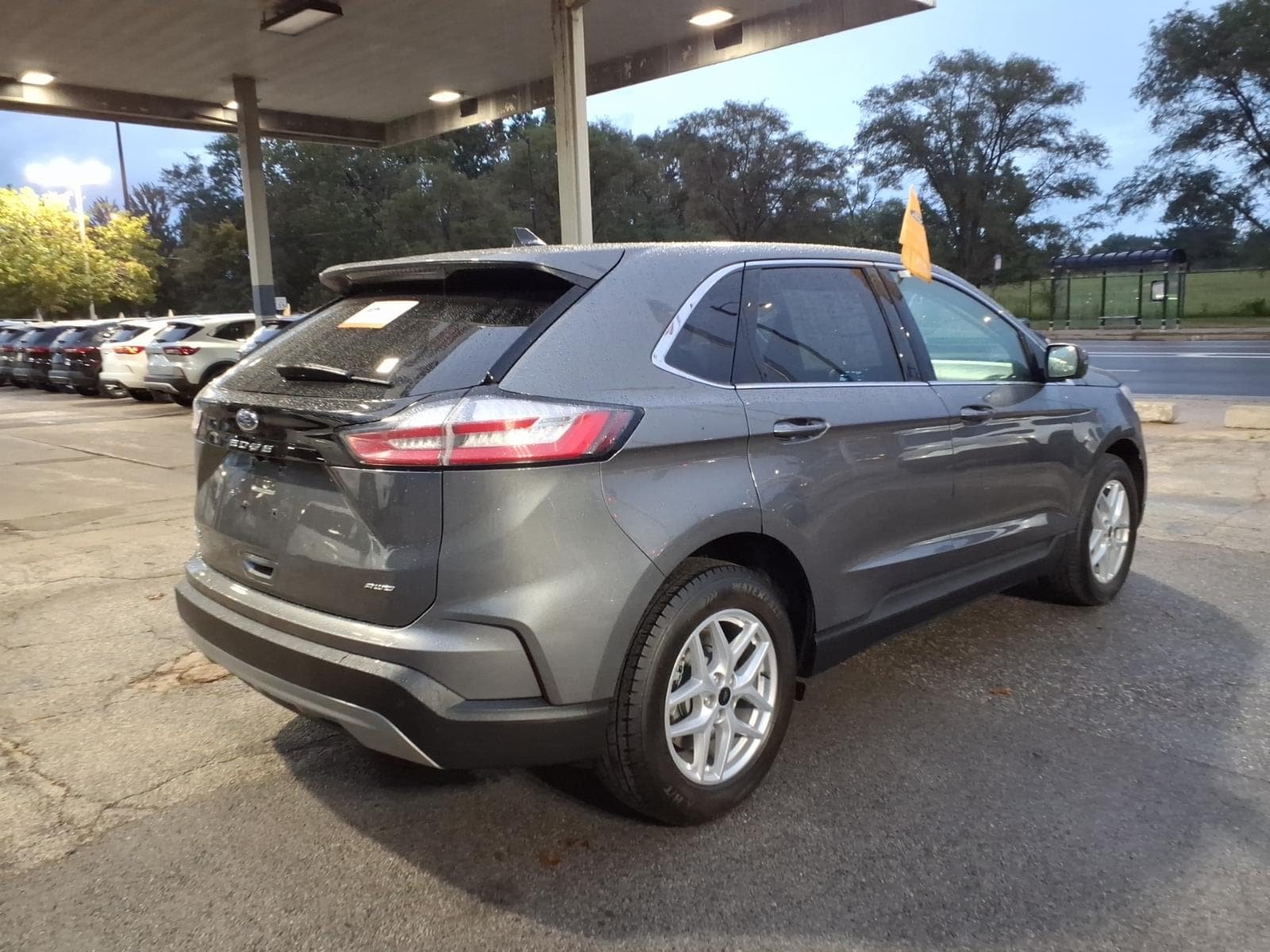 Certified 2024 Ford Edge SEL AWD/4WD image 3