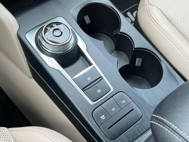 Certified 2022 Ford Escape Titanium FWD image 30