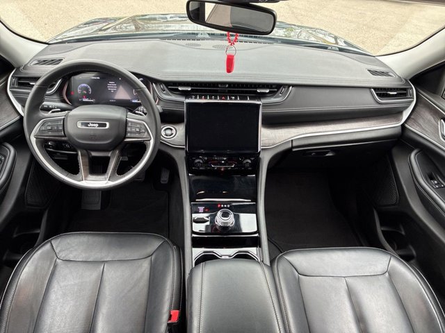 Used 2023 Jeep Grand Cherokee Limited AWD/4WD image 14