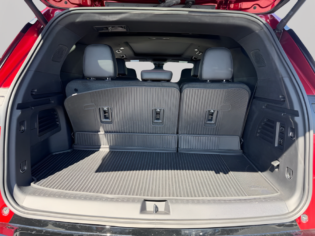 Used 2024 Chevrolet Traverse RS w/ LPO, Floor Liner Package AWD/4WD image 25