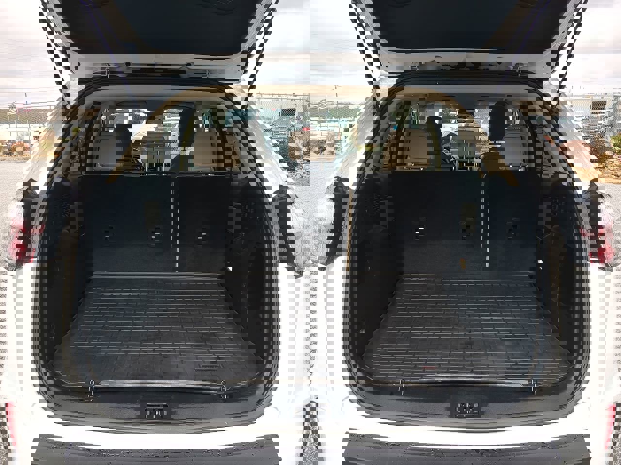 Certified 2024 Ford Edge SE image 11