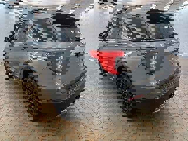 Certified 2023 Ford Explorer XLT w/ Equipment Group 202A image 3