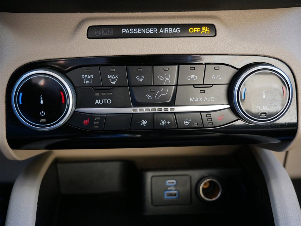 Certified 2022 Ford Escape Titanium image 21