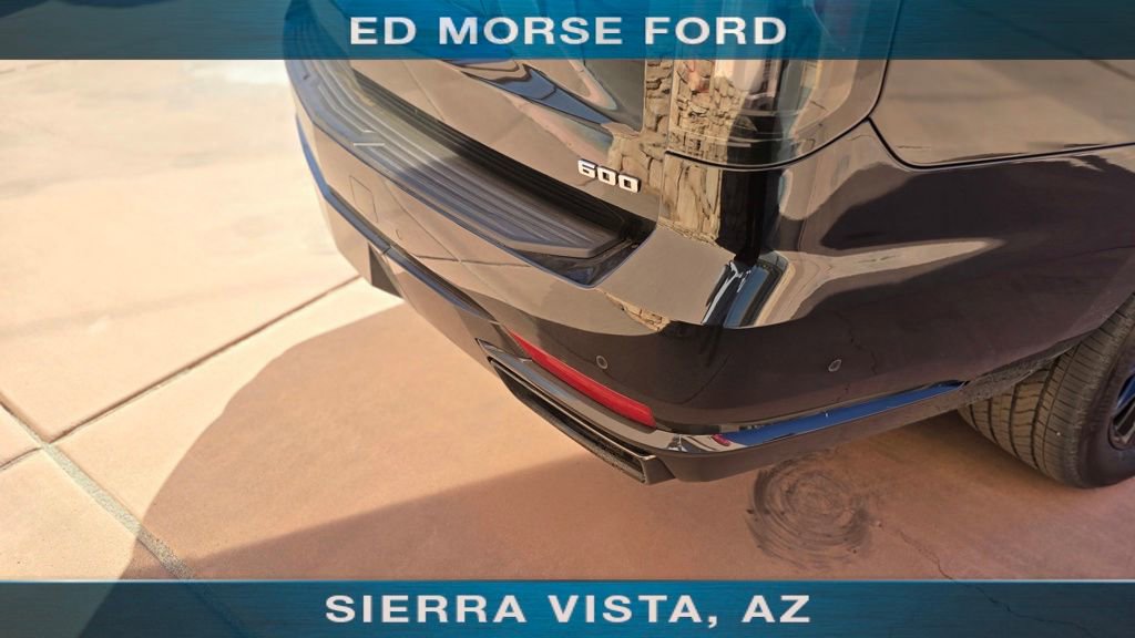 Used 2023 Cadillac Escalade ESV Sport Platinum AWD/4WD image 9