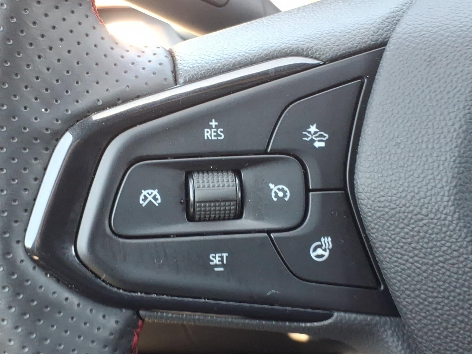 Used 2025 Chevrolet Trax RS w/ Driver Confidence Package FWD image 19