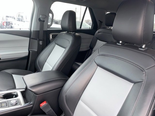 Certified 2023 Ford Explorer XLT w/ Equipment Group 202A image 21