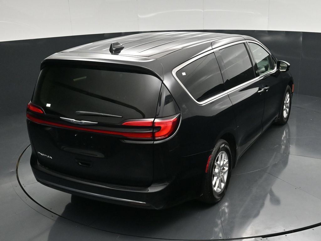 Used 2024 Chrysler Pacifica Touring-L FWD image 44
