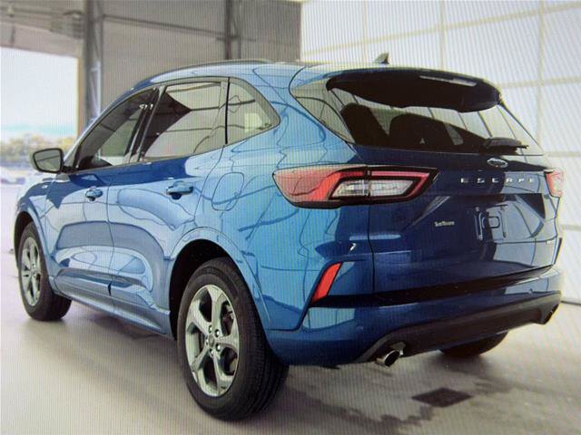 Certified 2023 Ford Escape ST-Line w/ Tech Pack #1 AWD/4WD image 3