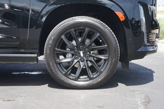 Used 2023 Cadillac Escalade Sport Platinum w/ LPO, ONYX Package AWD/4WD image 4