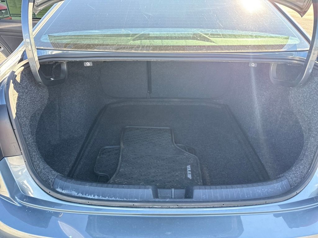 Used 2024 Volkswagen Jetta SE w/ Panoramic Sunroof Package image 25